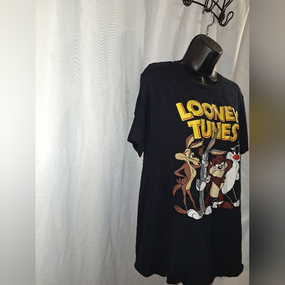 Warner Bros. Black Looney Tunes Tee - Picture 3 of 6